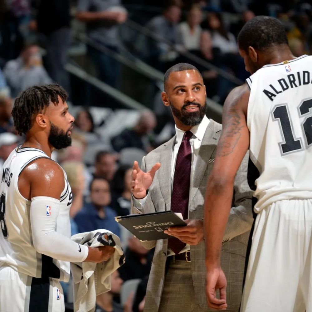 沙特队的两 沙特队的两